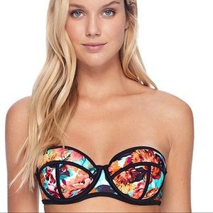 Body Glove Wonderland Fame Demi Bust Bikini Top